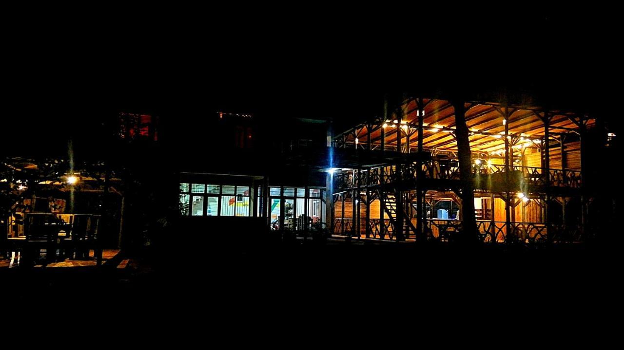 Albergue Jinja Backpackers Exterior foto