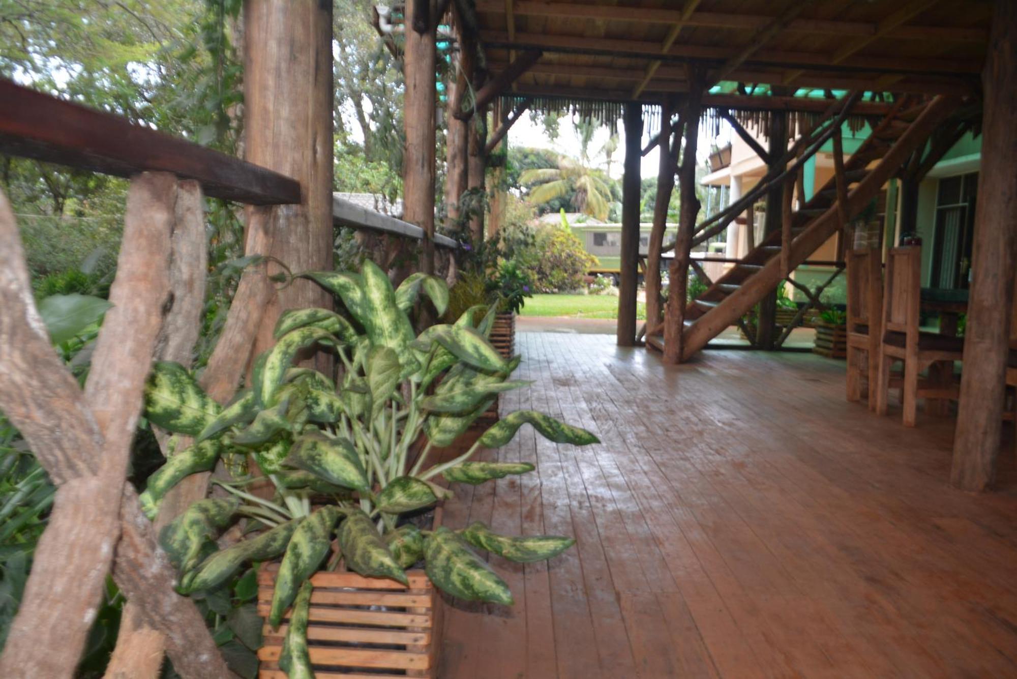 Albergue Jinja Backpackers Exterior foto